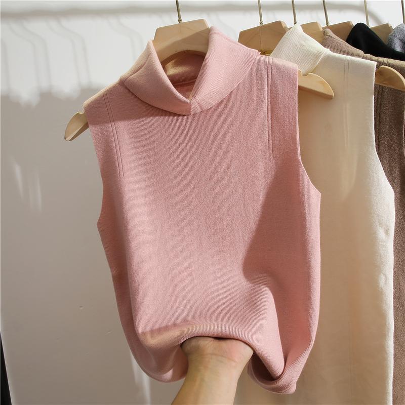 Winter Clothing Essential - الياقة المدورة بلا أكمام سليم صالح