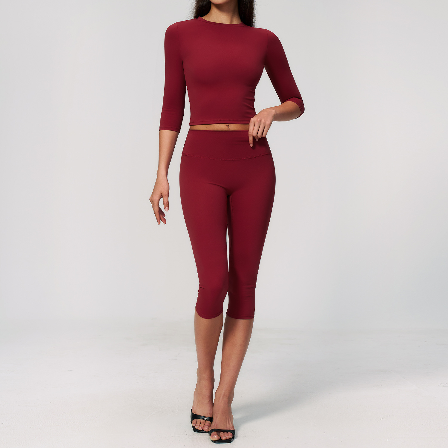 طقم يوغا من قطعتين للنساء، بدل - مراجعة Winter Clothing Logos وسعره